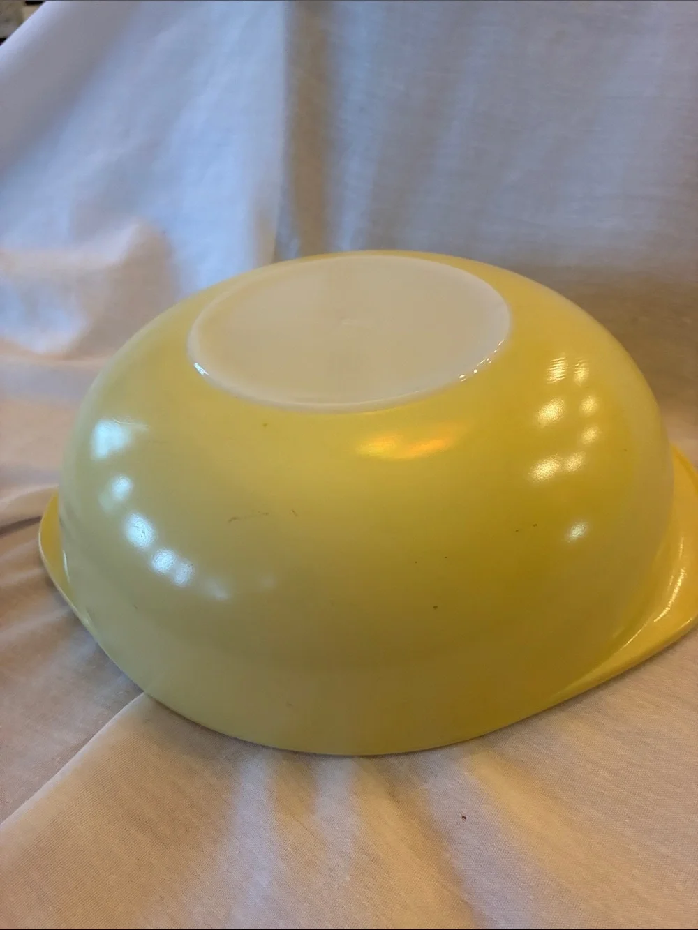 Pyrex interior yellow